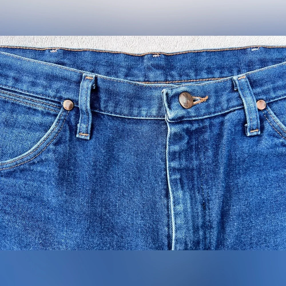 Wrangler Vintage Women’s Denim Shorts size 34 EUC - Picture 4 of 6